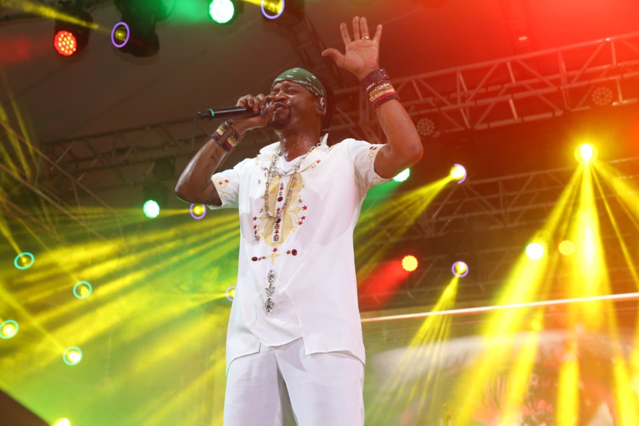 Cidade Negra inicia turnê de 30 anos do álbum 'Sobre Todas as Forças' em Salvador