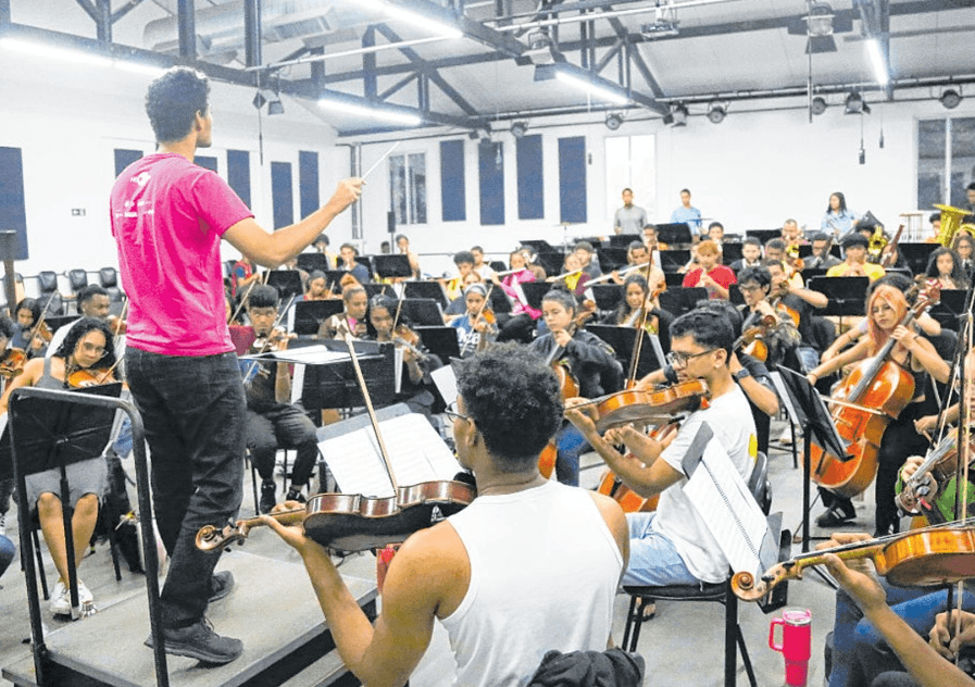 Neojiba na China: 108 jovens músicos da Bahia fazem turnê histórica