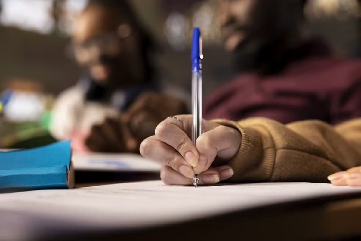 Prefeitura de Camboriú abre concurso com 178 vagas e salários de até R$ 15,9 mil