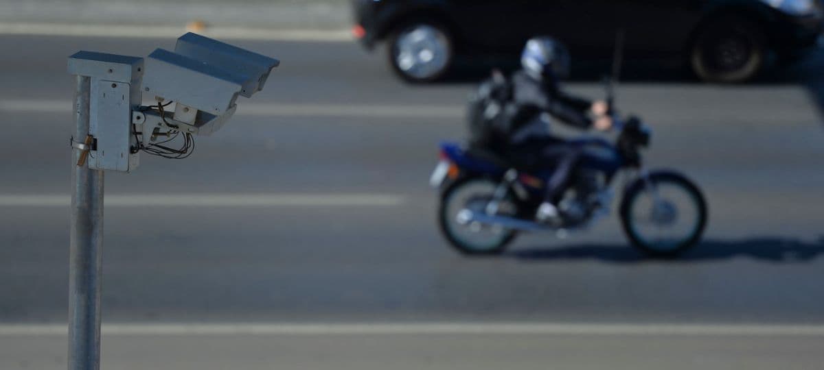 Câmara aprova projeto que proíbe radares ocultos em vias do Brasil
