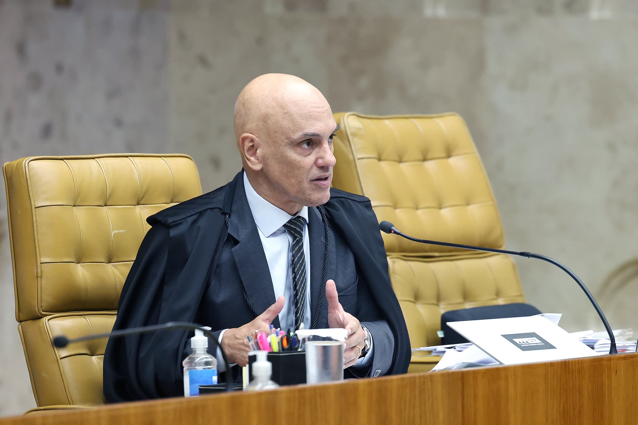 Moraes solta 18 idosos do 8 de janeiro com doenças graves para prisão domiciliar