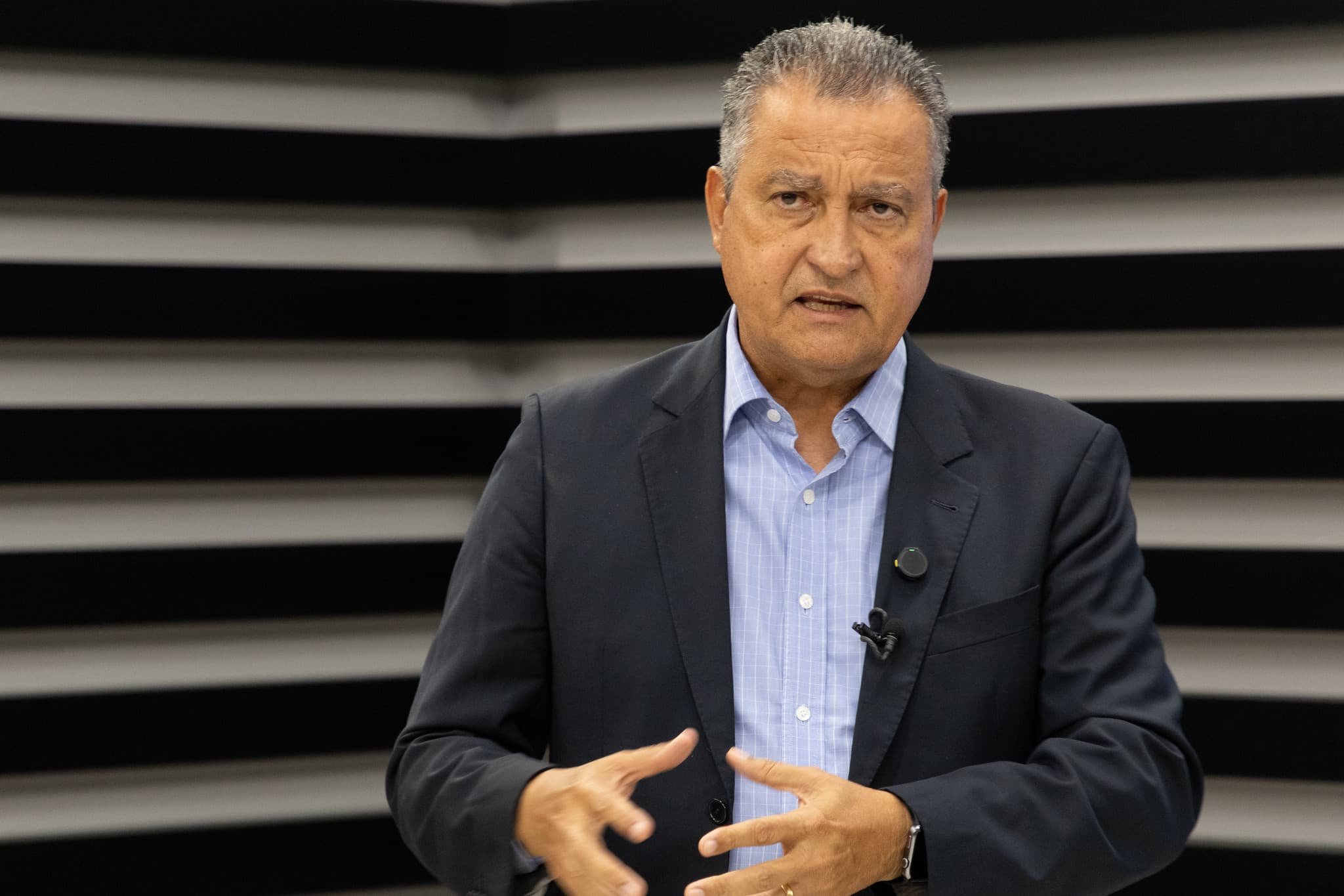 Rui Costa critica 'política de herdeiros' e oligarquias na Bahia