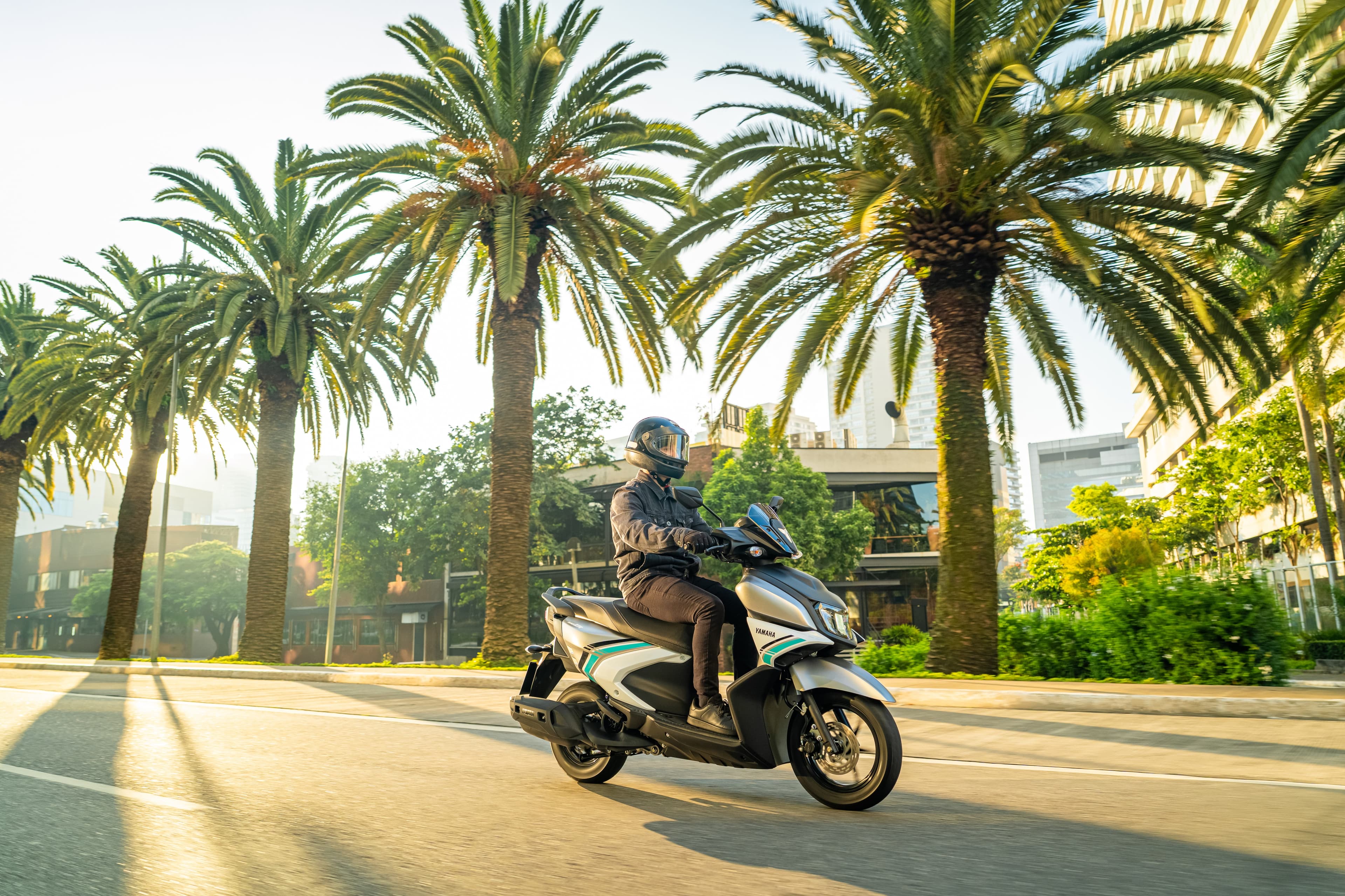 Yamaha lança nova scooter híbrida no Brasil e amplia eletrificação