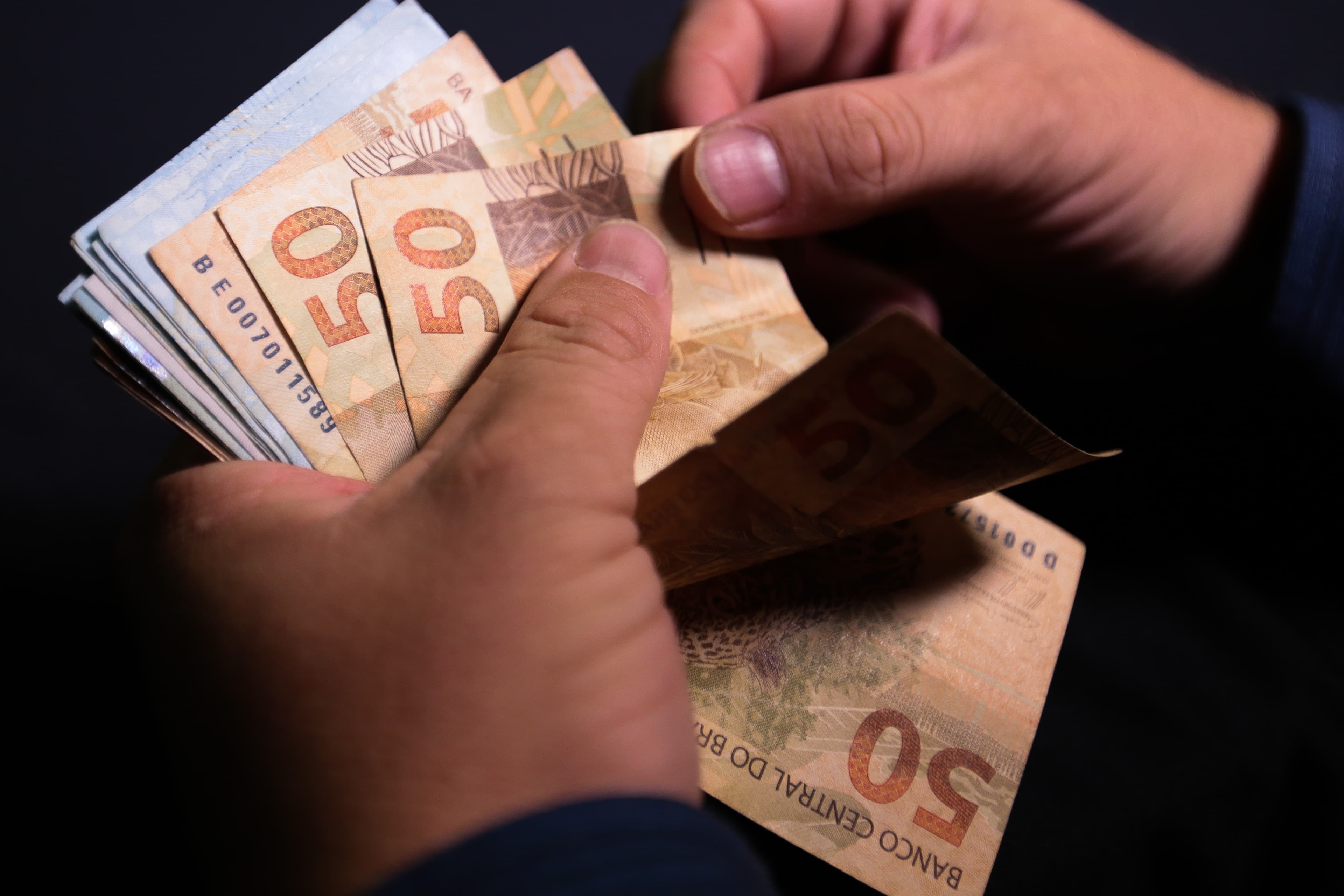Governo anuncia novo pacote socorrista para endividados com FGTS