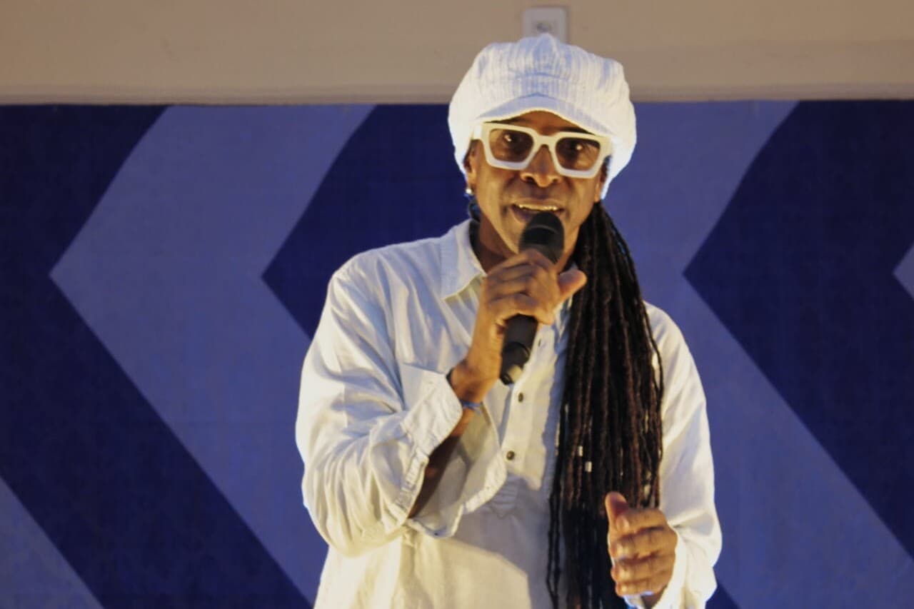 Espetáculo ORÍ 7 encena poesias de Ednaldo Muniz em Salvador