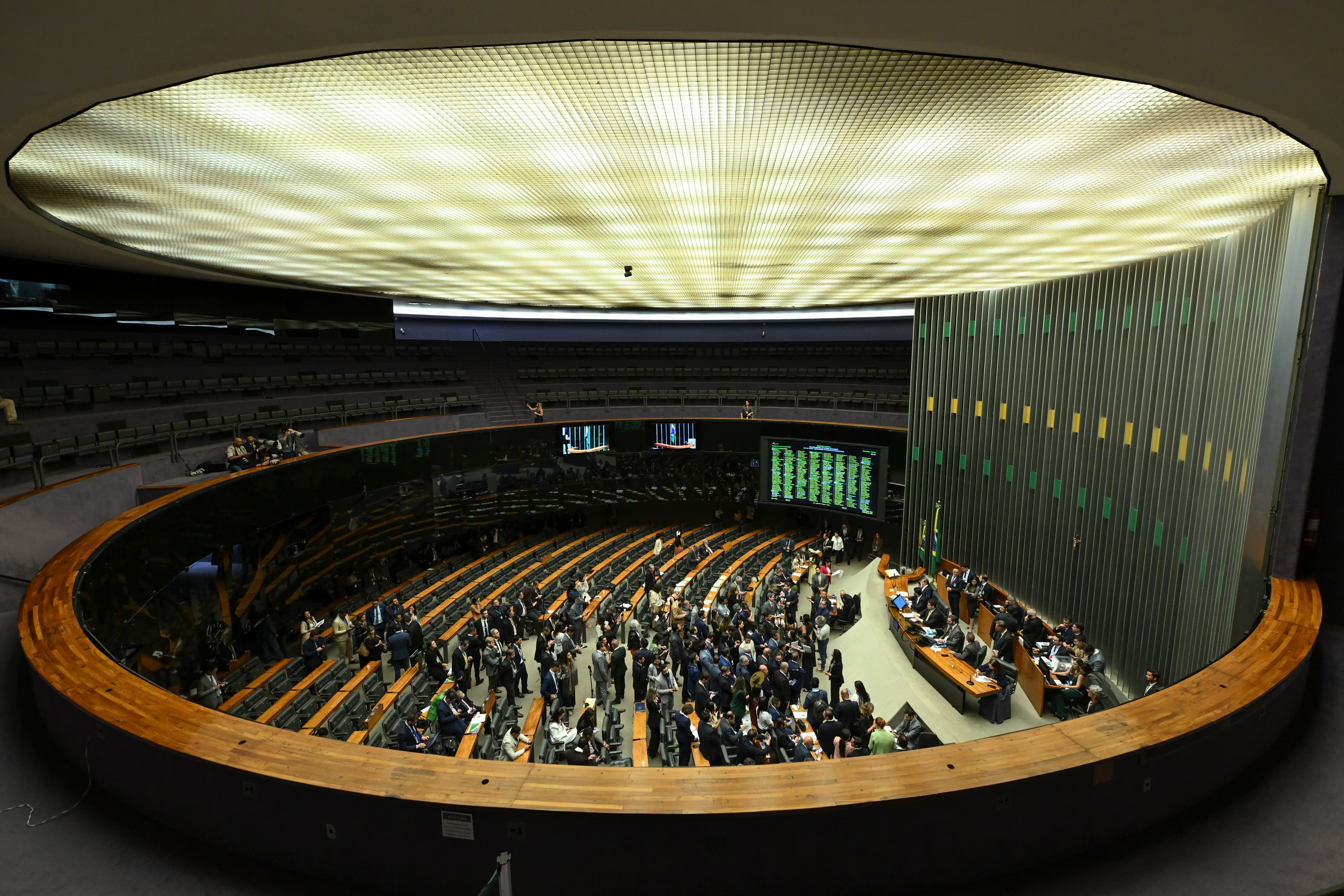 Bancada baiana vota por derrubar veto de Lula sobre PL da Dosimetria