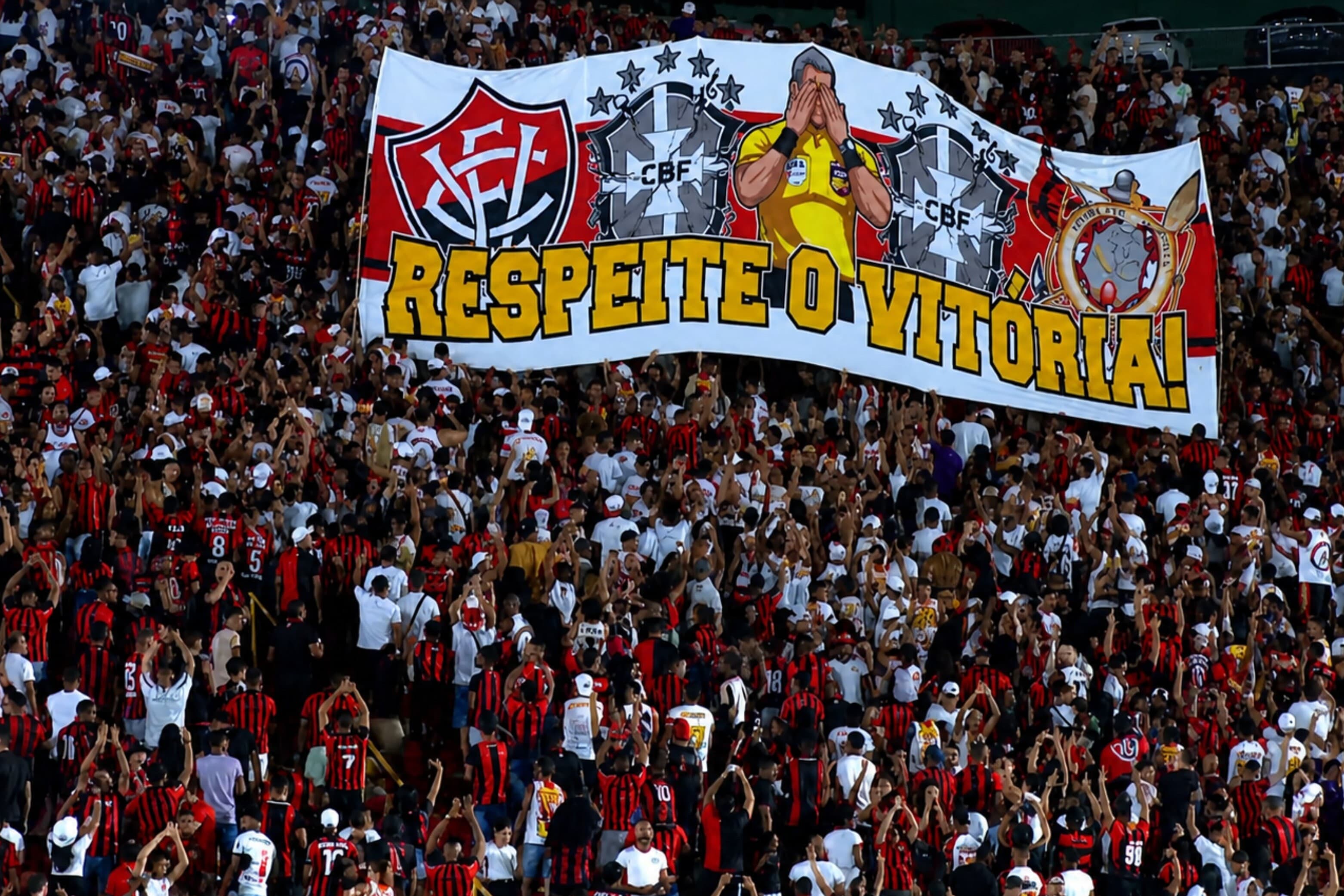 Protesto da torcida do Vitória contra a CBF é registrado em súmula