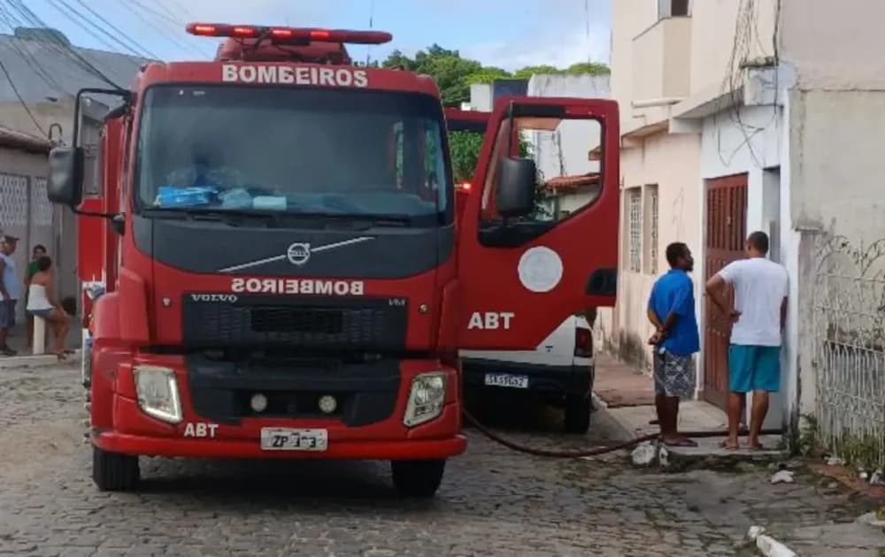 Incêndio mata três crianças em Serrinha, na Bahia, neste domingo