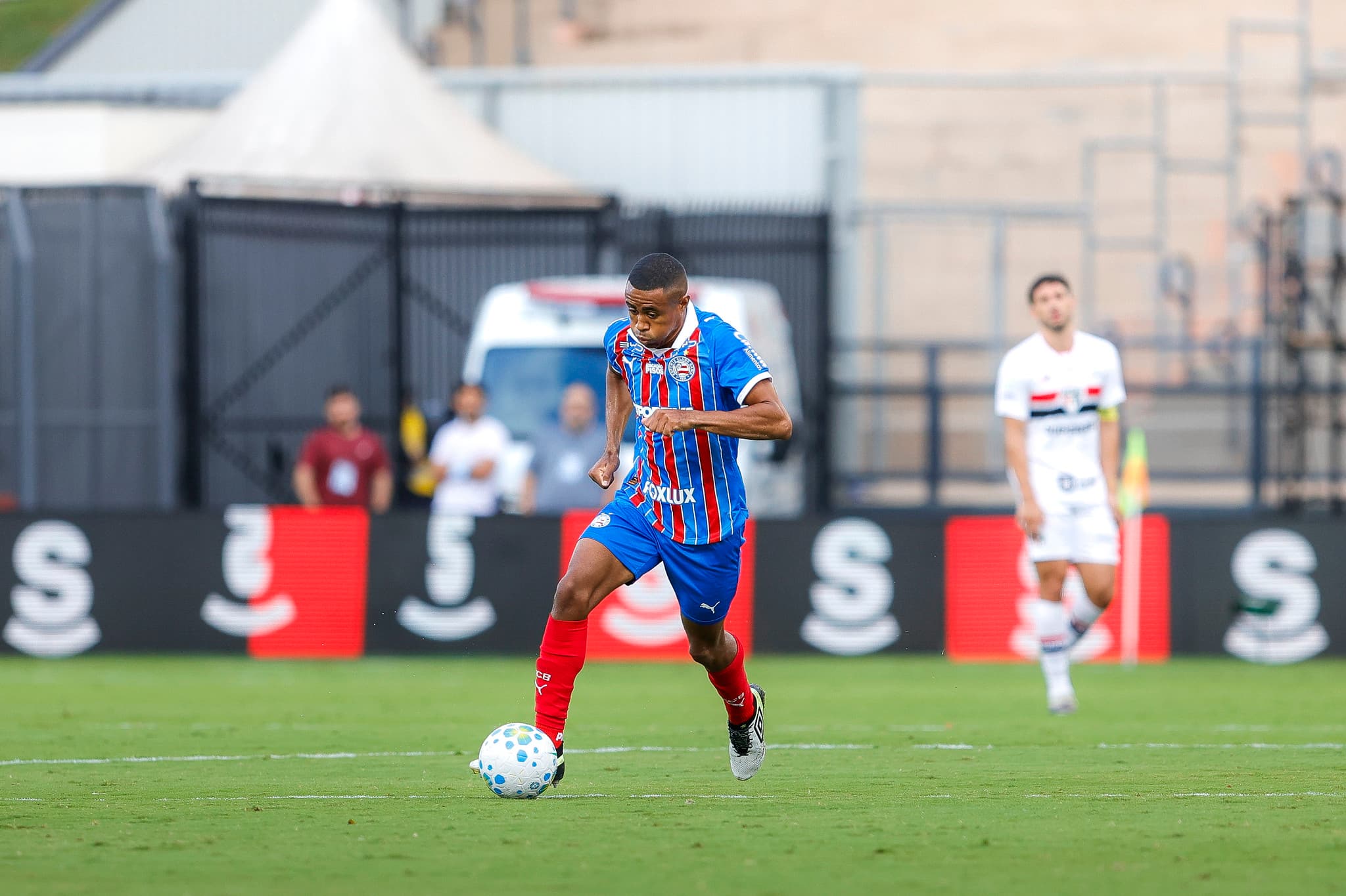 Erick salva Bahia de derrota contra São Paulo no Brasileirão
