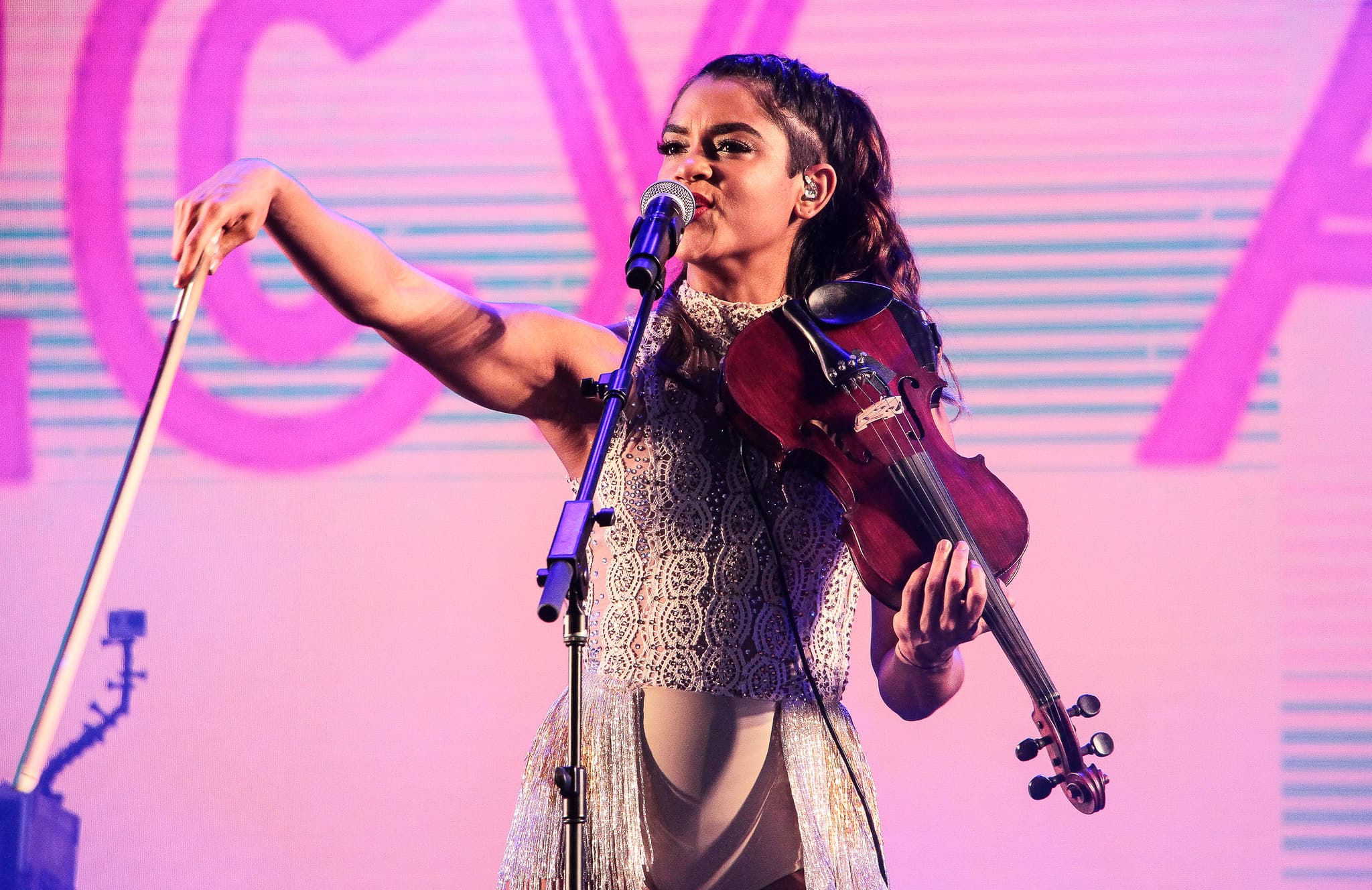 Lucy Alves leva forró raiz para Salvador em shows na CAIXA Cultural