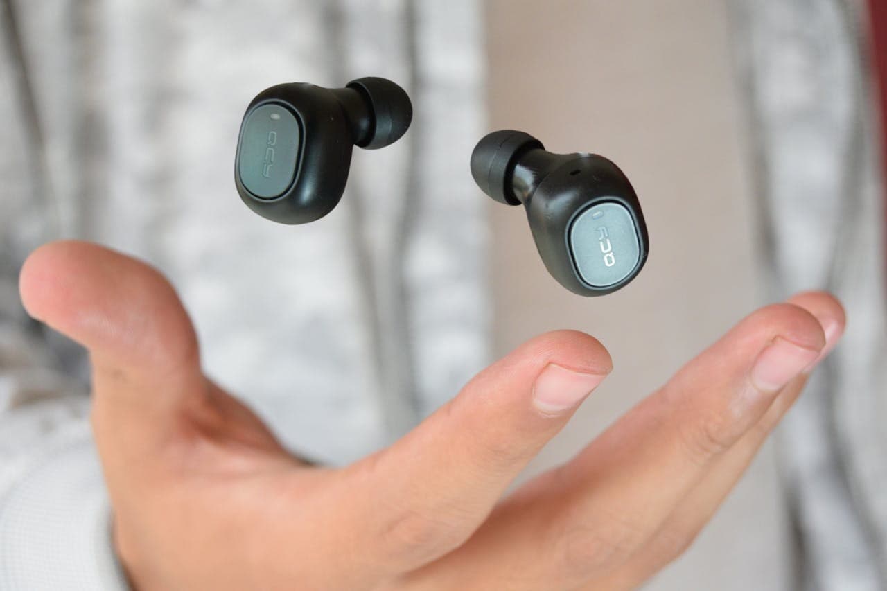 Fones sem fio: risco de hackeamento existe, mas é incomum, apontam pesquisas