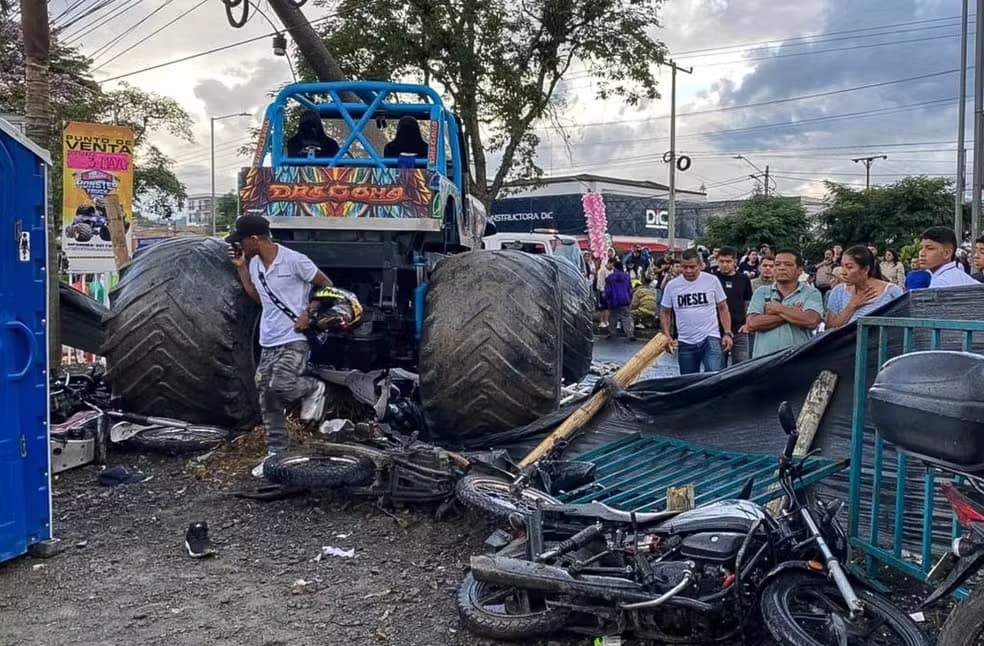 Acidente com monster truck mata 3 e fere mais de 50 na Colômbia