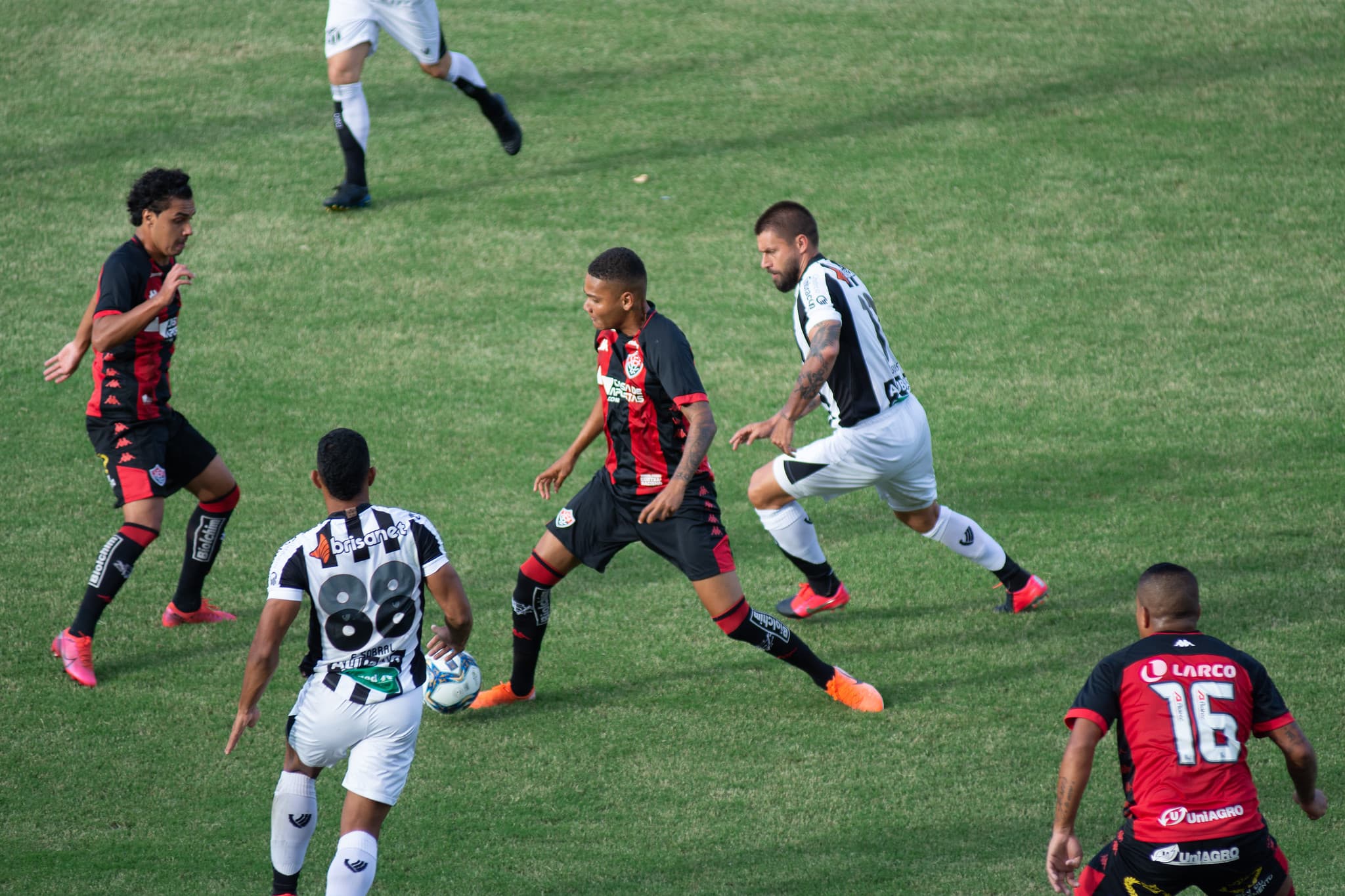 Vitória busca quebrar tabu contra o Ceará em jogo decisivo da Copa do Nordeste
