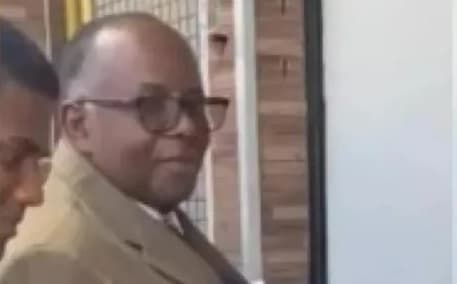 Pastor morre em acidente na BR-101 após colisão com ônibus na Bahia