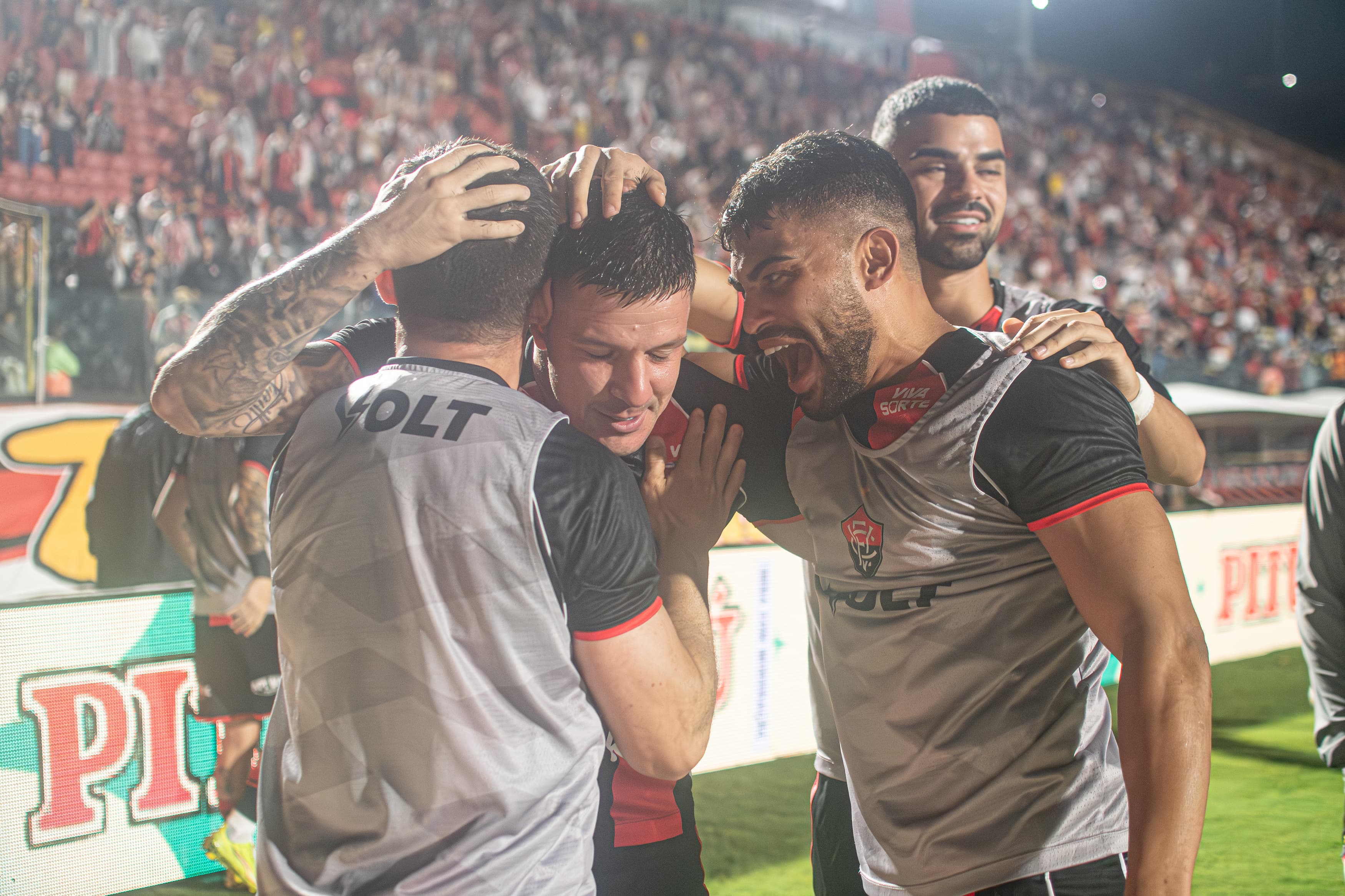 Vitória terá força máxima contra Fluminense antes de decisão na Copa do Brasil