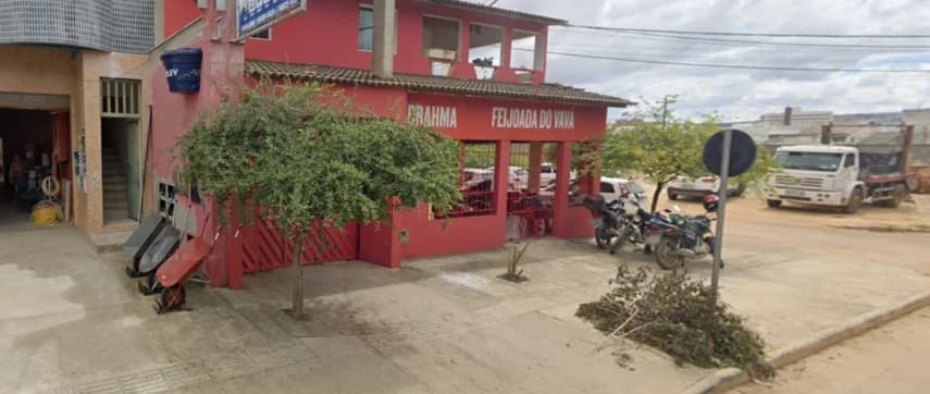 Mulher é presa após atirar em irmão e cunhada dentro de restaurante na Bahia