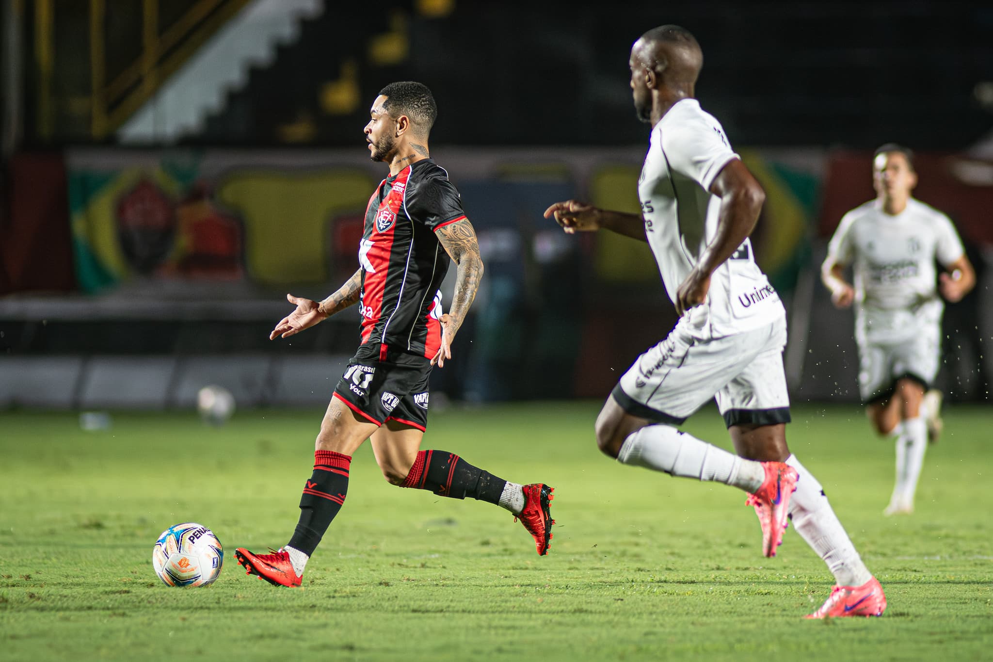 Ceará critica arbitragem após eliminação para o Vitória na Copa do Nordeste
