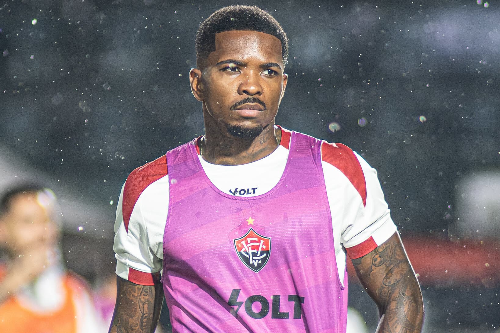 Vitória perde zagueiro Cacá e mais dois titulares para jogo contra o Fluminense