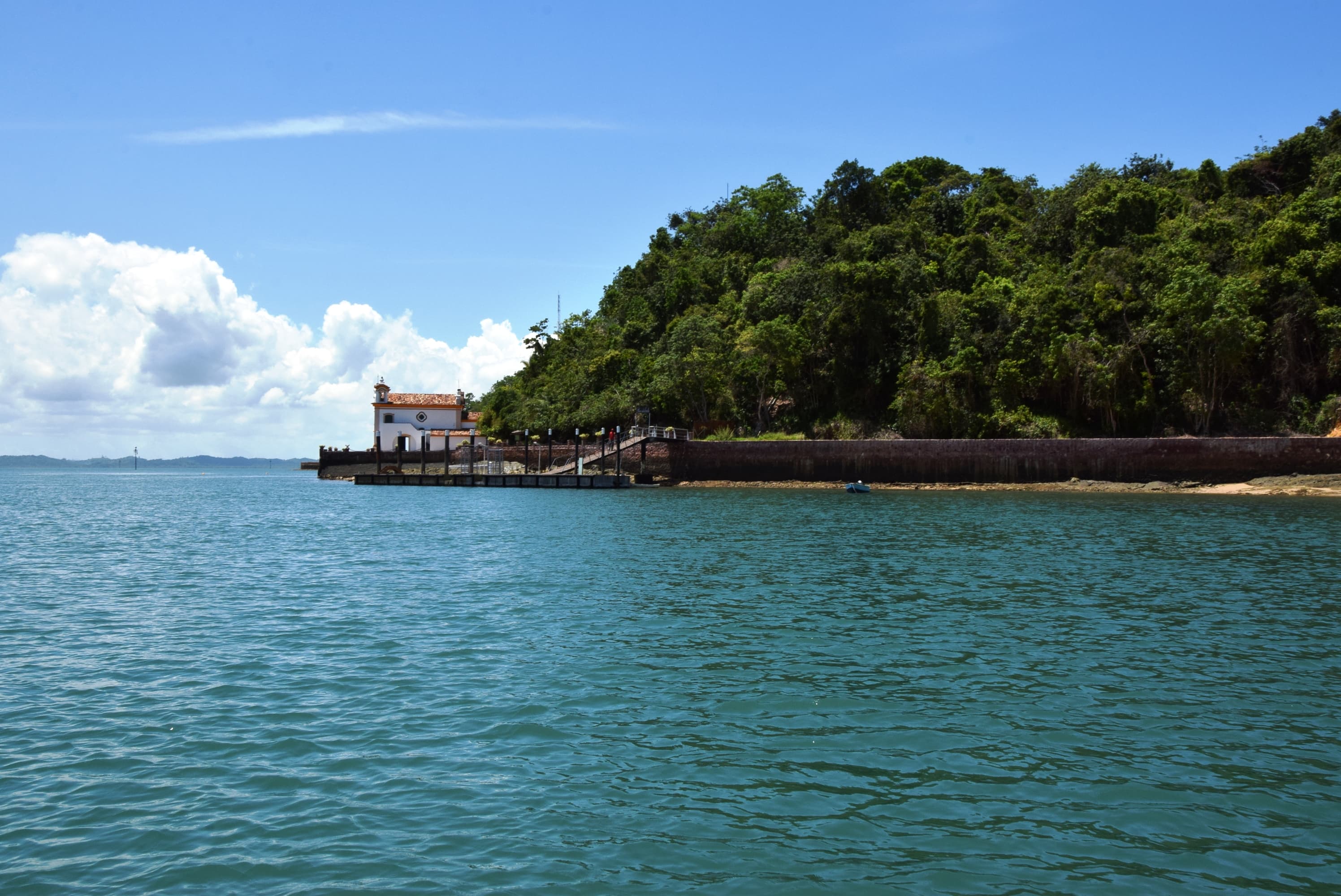 Paramana, na Ilha dos Frades, ganha destaque como praia paradisíaca na Bahia