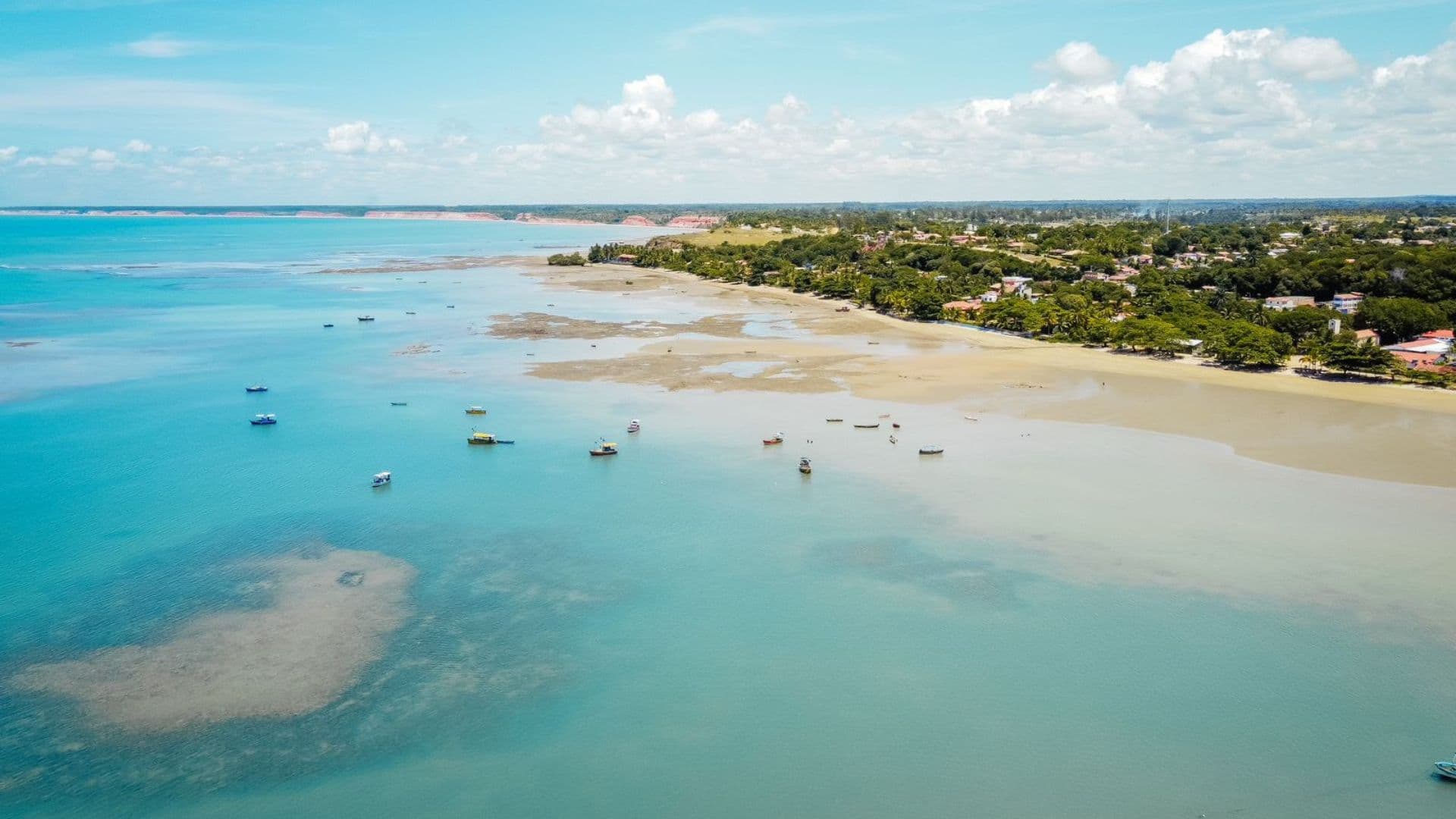 Bahia: 5 destinos com paisagens paradisíacas e preços acessíveis para viajar