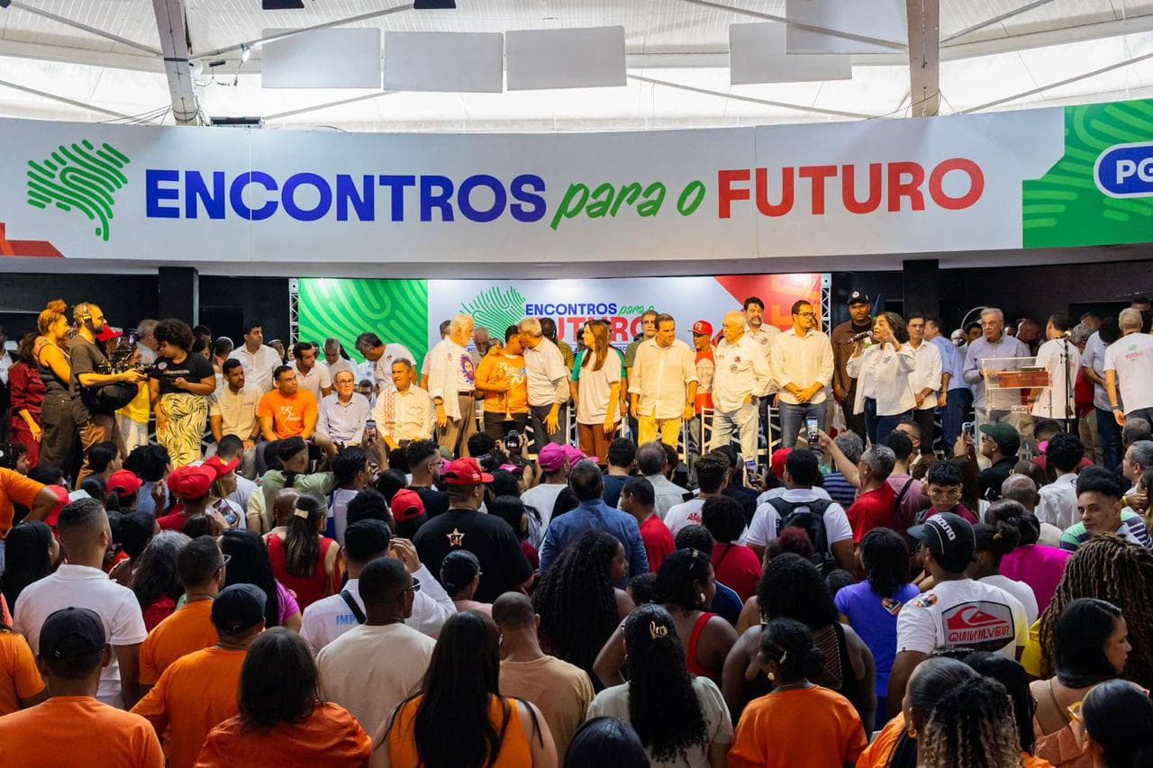 Jerônimo reúne prefeitos em Feira de Santana e anuncia novo hospital