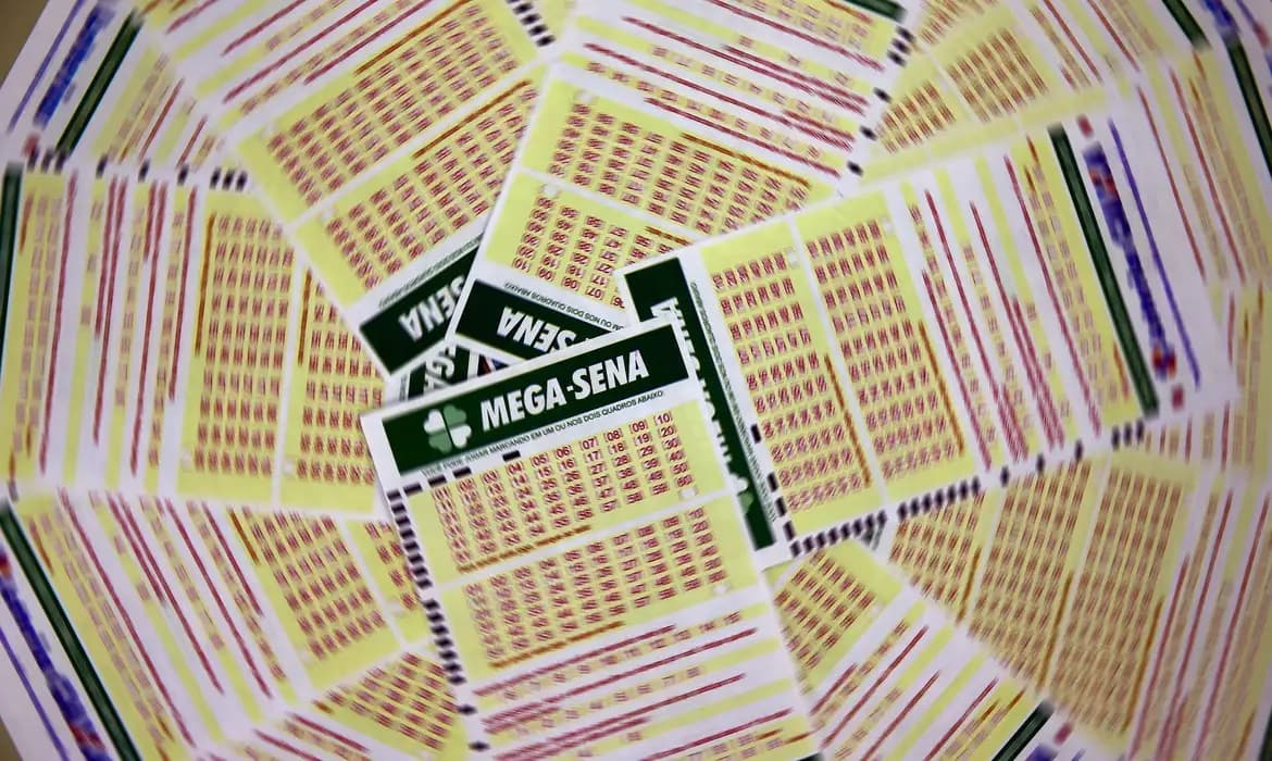 Mega-Sena acumula e prêmio chega a R$ 52 milhões para sorteio de terça