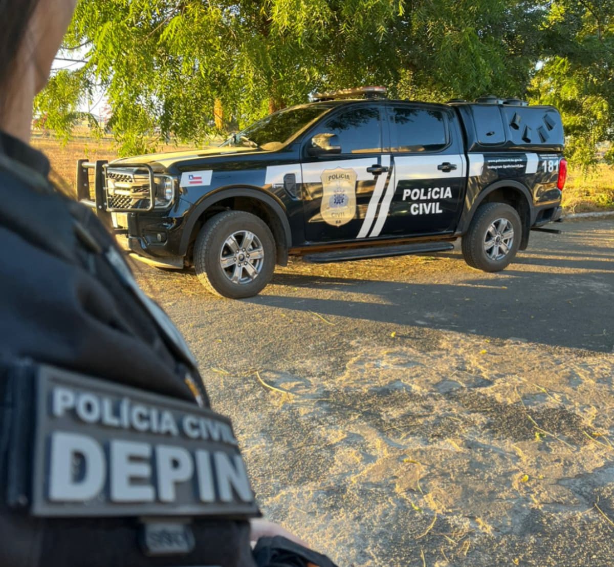 Jovem é executado a tiros após sair de bar em Feira de Santana, Bahia