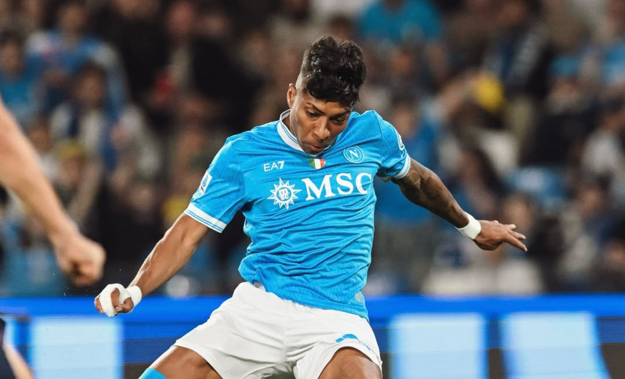 Alisson Santos, ex-Vitória, bate recorde de gols pelo Napoli na Itália
