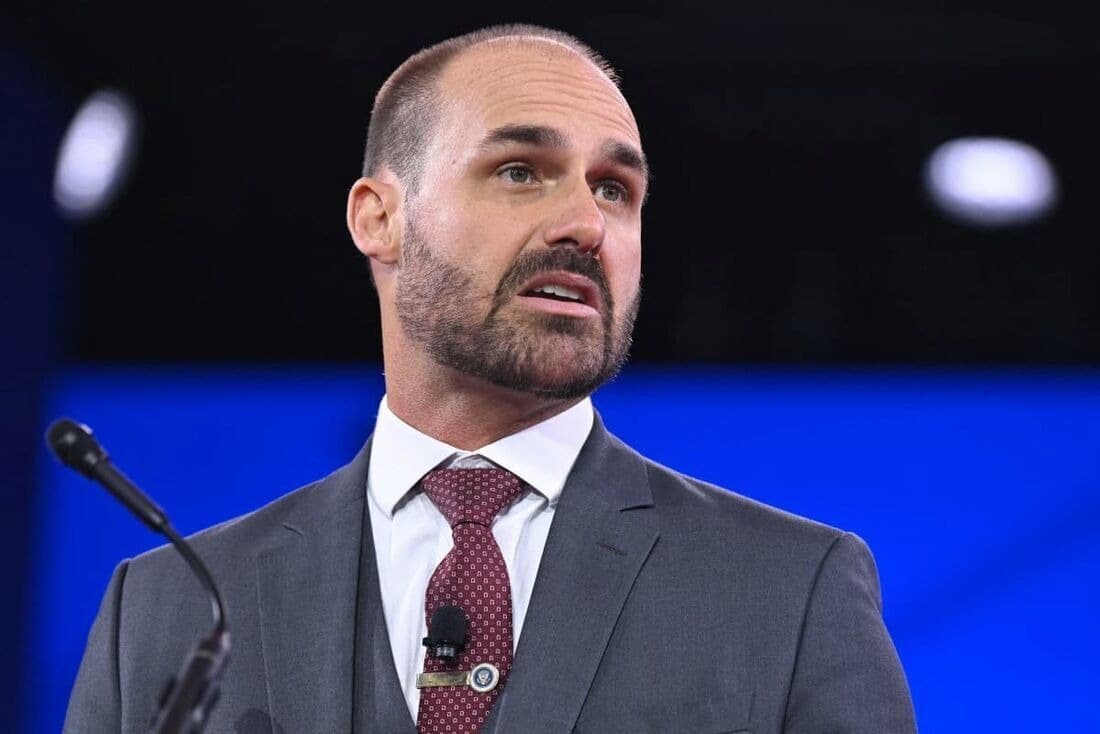 PGR pede condenação de Eduardo Bolsonaro por coação no STF